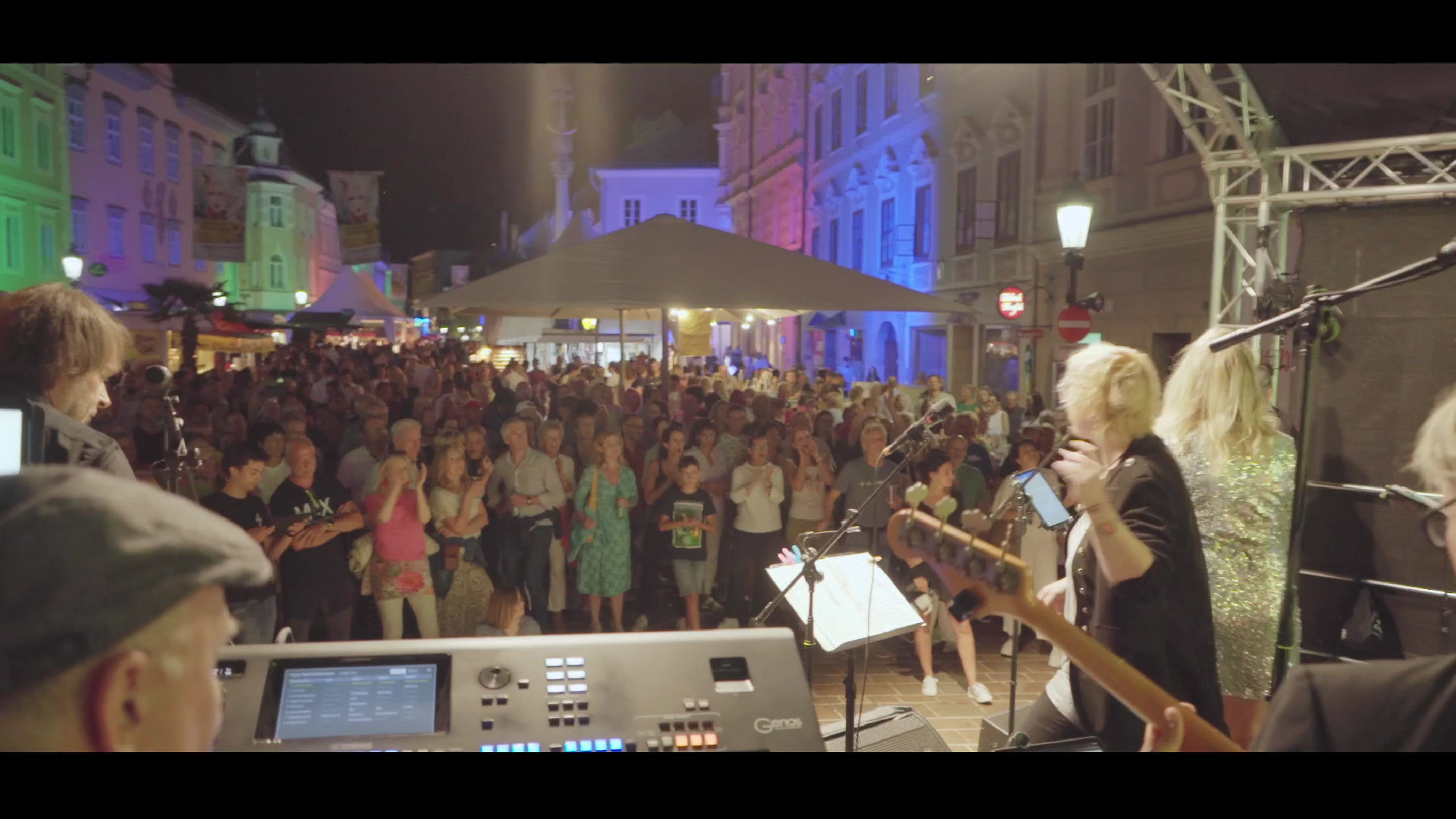 LIVESTREAM